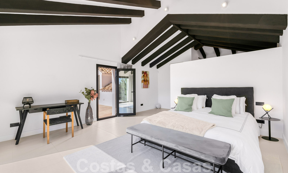 Villa de luxe à vendre, prête à emménager, adjacente au terrain de golf Las Brisas, dans une communauté fermée de la vallée du golf de Nueva Andalucia, Marbella 51453