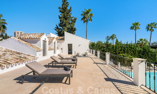 Villa de luxe à vendre, prête à emménager, adjacente au terrain de golf Las Brisas, dans une communauté fermée de la vallée du golf de Nueva Andalucia, Marbella 51455 