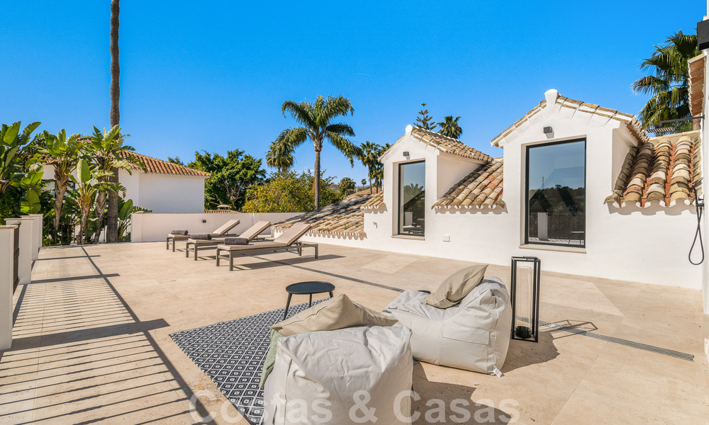 Villa de luxe à vendre, prête à emménager, adjacente au terrain de golf Las Brisas, dans une communauté fermée de la vallée du golf de Nueva Andalucia, Marbella 51456
