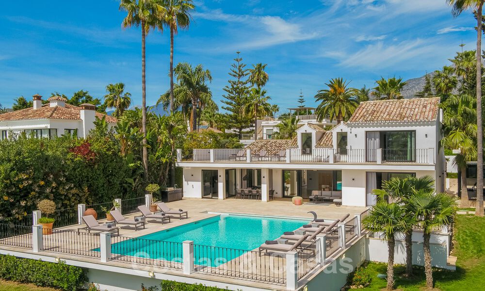 Villa de luxe à vendre, prête à emménager, adjacente au terrain de golf Las Brisas, dans une communauté fermée de la vallée du golf de Nueva Andalucia, Marbella 52083