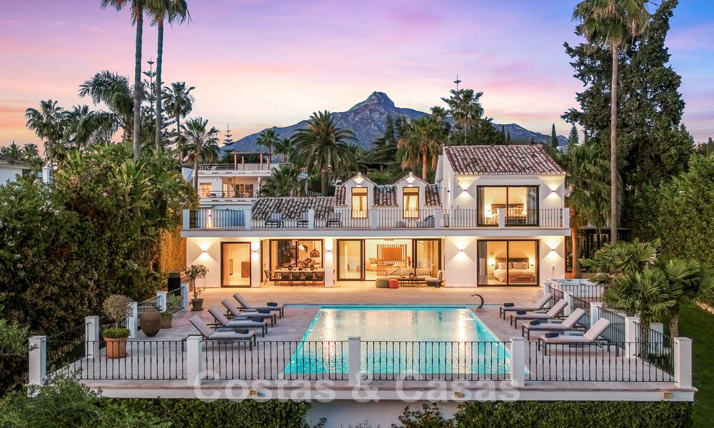Villa de luxe à vendre, prête à emménager, adjacente au terrain de golf Las Brisas, dans une communauté fermée de la vallée du golf de Nueva Andalucia, Marbella 52090