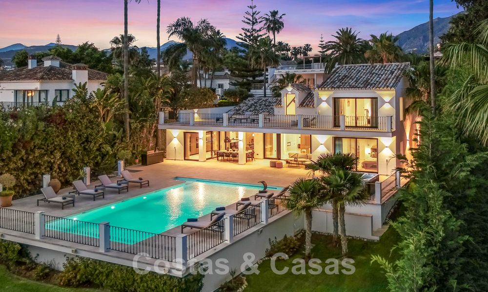 Villa de luxe à vendre, prête à emménager, adjacente au terrain de golf Las Brisas, dans une communauté fermée de la vallée du golf de Nueva Andalucia, Marbella 52091