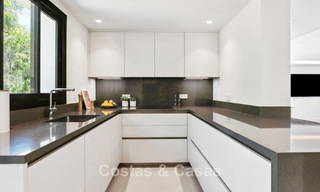 Nouvelle villa de luxe à vendre avec un style architectural contemporain située dans une communauté sécurisée de Nueva Andalucia, Marbella 782511 