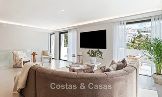 Nouvelle villa de luxe à vendre avec un style architectural contemporain située dans une communauté sécurisée de Nueva Andalucia, Marbella 782512 