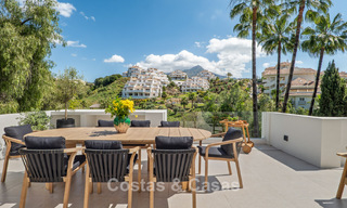 Nouvelle villa de luxe à vendre avec un style architectural contemporain située dans une communauté sécurisée de Nueva Andalucia, Marbella 782515 