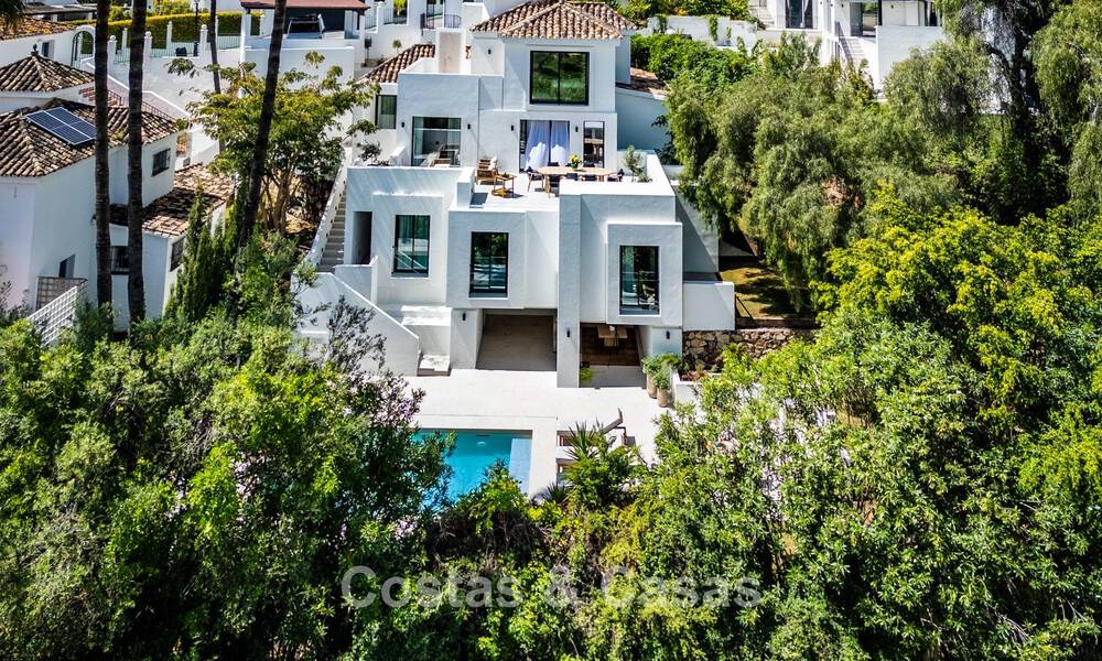 Nouvelle villa de luxe à vendre avec un style architectural contemporain située dans une communauté sécurisée de Nueva Andalucia, Marbella 782533