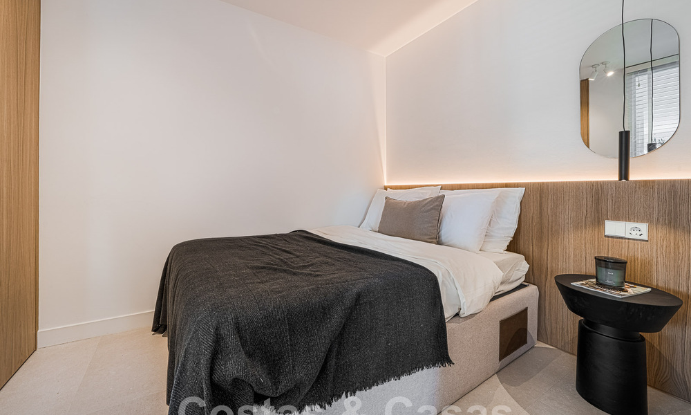 Appartement entièrement rénové à vendre, avec grande terrasse, à distance de marche des commodités et même de Puerto Banus, Marbella 51486