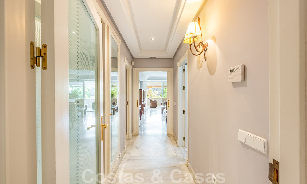 Appartement de luxe dans un complexe balnéaire exclusif sur le Golden Mile, à la périphérie du centre de Marbella 51603