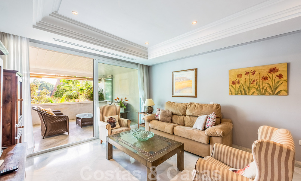 Appartement de luxe dans un complexe balnéaire exclusif sur le Golden Mile, à la périphérie du centre de Marbella 51620