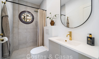 Luxueuse villa andalouse avec vue partielle sur la mer à vendre, à l'est du centre de Marbella 52401 