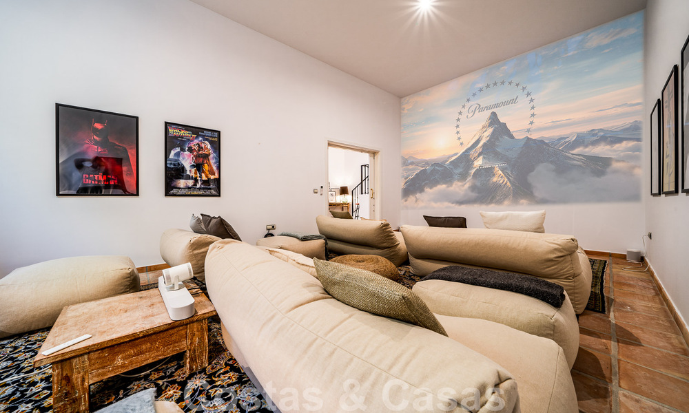 Luxueuse villa andalouse avec vue partielle sur la mer à vendre, à l'est du centre de Marbella 52407