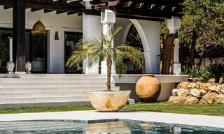 Luxueuse villa andalouse avec vue partielle sur la mer à vendre, à l'est du centre de Marbella 52408 