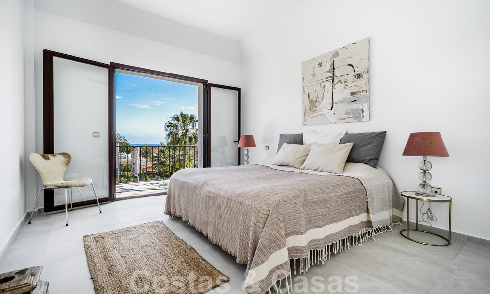 Luxueuse villa andalouse avec vue partielle sur la mer à vendre, à l'est du centre de Marbella 52410