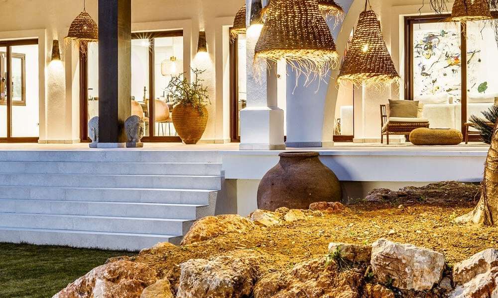 Luxueuse villa andalouse avec vue partielle sur la mer à vendre, à l'est du centre de Marbella 52415