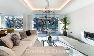 Villa de luxe à vendre, prête à être emménagée, avec vue esur la mer, dans un resort de golf près du centre d'Estepona 52465 
