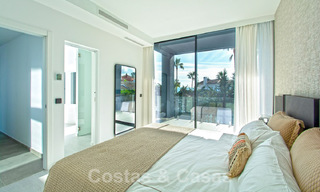Villa de luxe à vendre, prête à être emménagée, avec vue esur la mer, dans un resort de golf près du centre d'Estepona 52479 