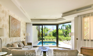 Appartement duplex spacieux et rénové à vendre dans un complexe exclusif en front de mer à Puerto Banus, Marbella 51567 