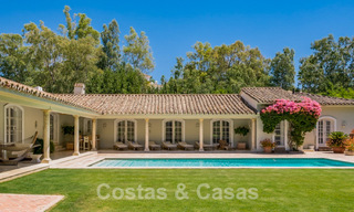 Villa espagnole à vendre avec architecture méditerranéenne et grand jardin située près de San Pedro à Marbella - Benahavis 52488 