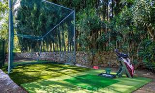 Villa espagnole à vendre avec architecture méditerranéenne et grand jardin située près de San Pedro à Marbella - Benahavis 52498 