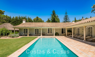 Villa espagnole à vendre avec architecture méditerranéenne et grand jardin située près de San Pedro à Marbella - Benahavis 52502 