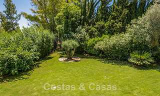 Villa espagnole à vendre avec architecture méditerranéenne et grand jardin située près de San Pedro à Marbella - Benahavis 52503 