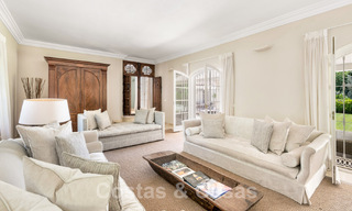 Villa espagnole à vendre avec architecture méditerranéenne et grand jardin située près de San Pedro à Marbella - Benahavis 52505 