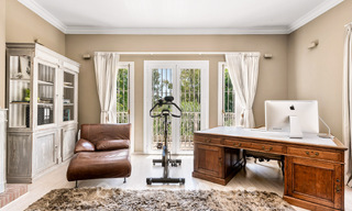 Villa espagnole à vendre avec architecture méditerranéenne et grand jardin située près de San Pedro à Marbella - Benahavis 52508 