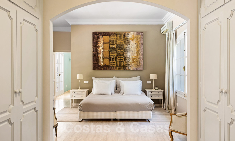 Villa espagnole à vendre avec architecture méditerranéenne et grand jardin située près de San Pedro à Marbella - Benahavis 52509