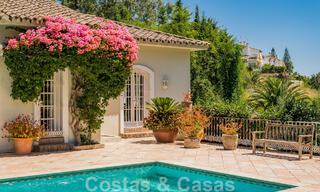 Villa espagnole à vendre avec architecture méditerranéenne et grand jardin située près de San Pedro à Marbella - Benahavis 52524 