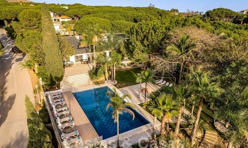 Spacieuse villa de luxe à vendre avec grand jardin privé à l'est du centre de Marbella 52526