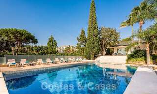 Spacieuse villa de luxe à vendre avec grand jardin privé à l'est du centre de Marbella 52529 