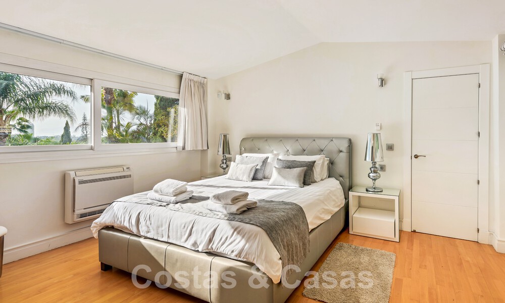 Spacieuse villa de luxe à vendre avec grand jardin privé à l'est du centre de Marbella 52549