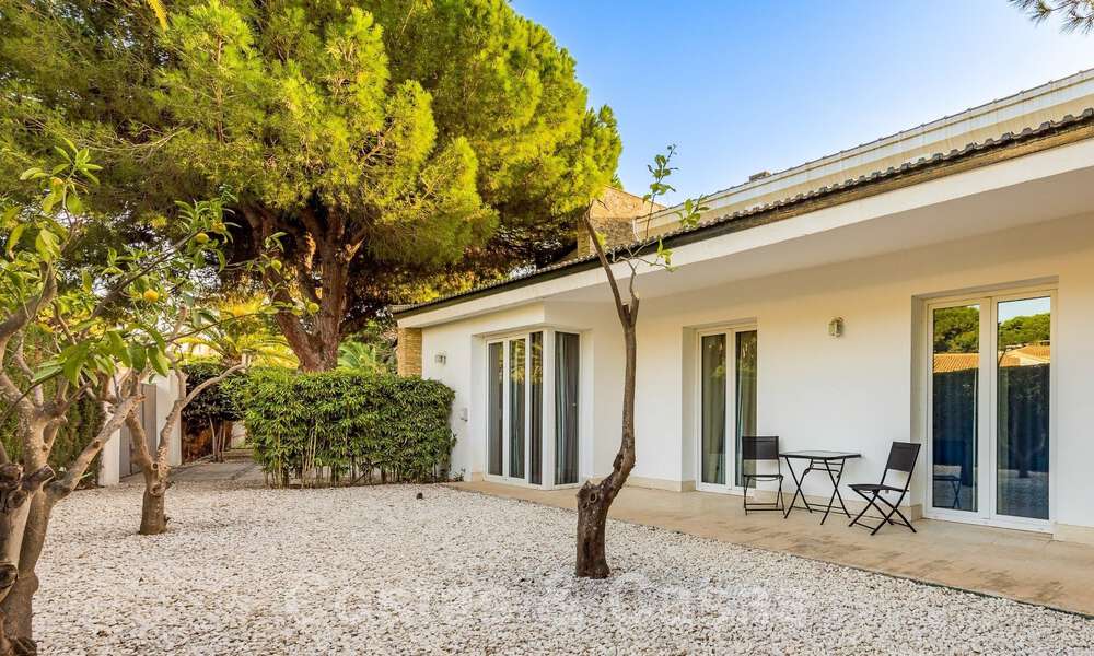 Spacieuse villa de luxe à vendre avec grand jardin privé à l'est du centre de Marbella 52561