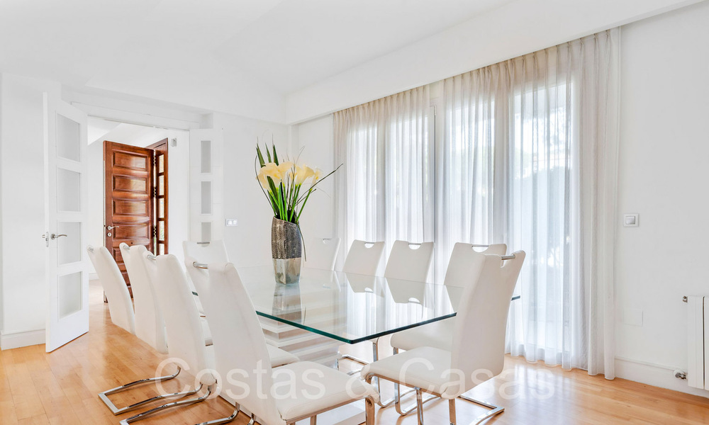 Spacieuse villa de luxe à vendre avec grand jardin privé à l'est du centre de Marbella 68900