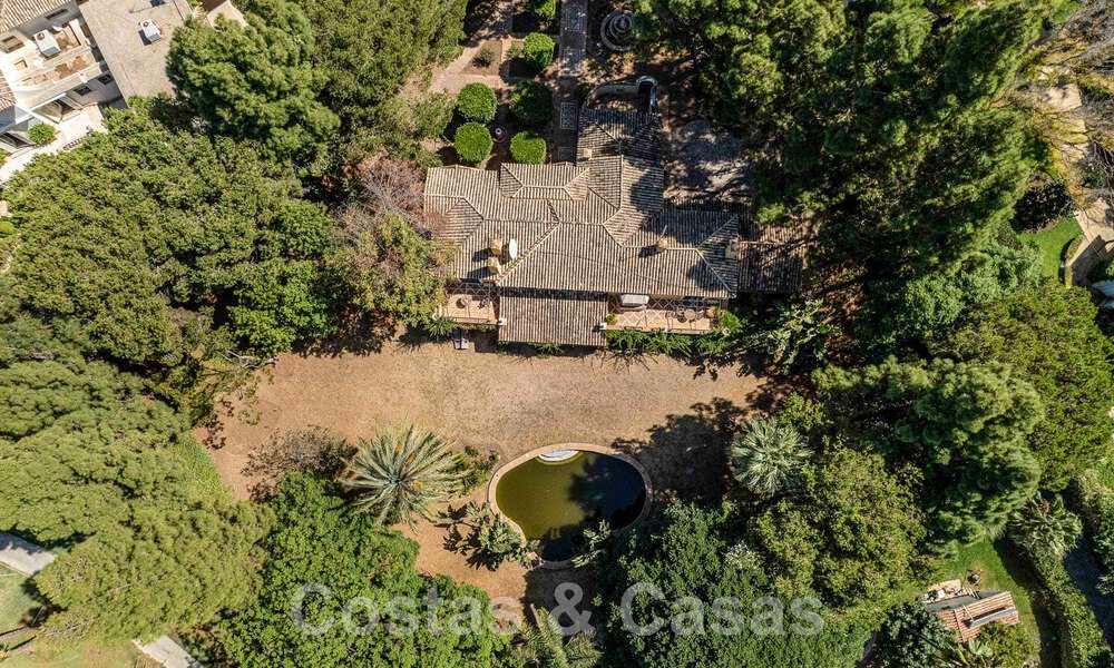 Terrain + projet de villa de luxe à vendre dans une urbanisation calme à proximité de la plage à Guadalmina Baja, Marbella 52617