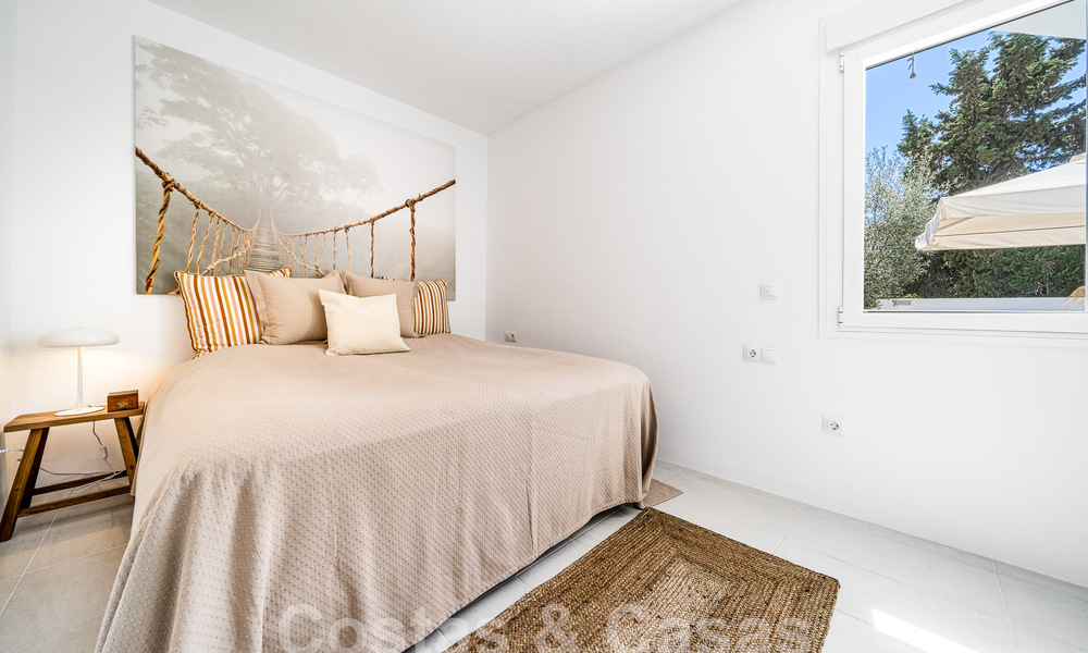 Villa de luxe à vendre dans un style architectural andalou à l'est du centre de Marbella, à deux pas des dunes et de la plage 52652