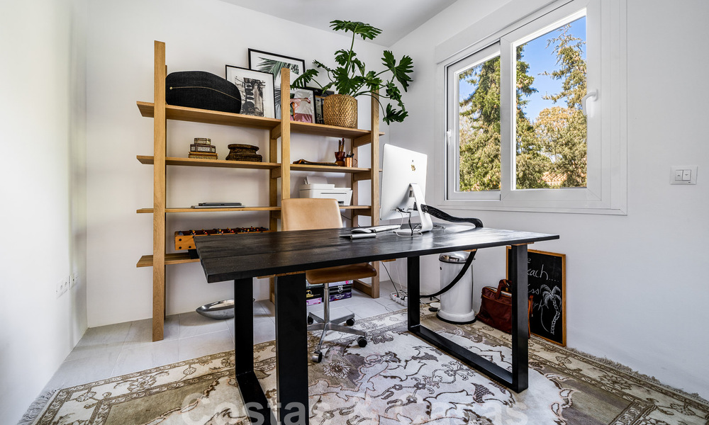 Villa de luxe à vendre dans un style architectural andalou à l'est du centre de Marbella, à deux pas des dunes et de la plage 52657