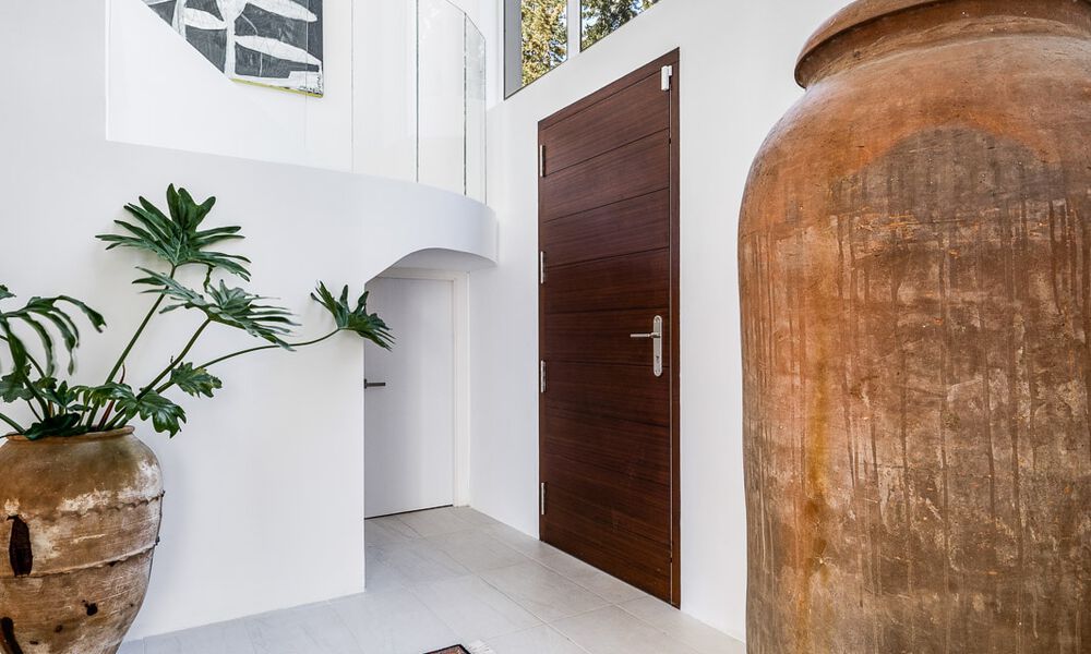 Villa de luxe à vendre dans un style architectural andalou à l'est du centre de Marbella, à deux pas des dunes et de la plage 52663