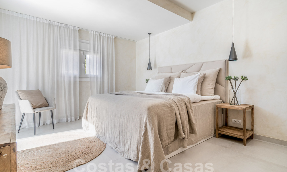 Appartement entièrement rénové dans un complexe fermé à quelques pas de Puerto Banus, Marbella 52680