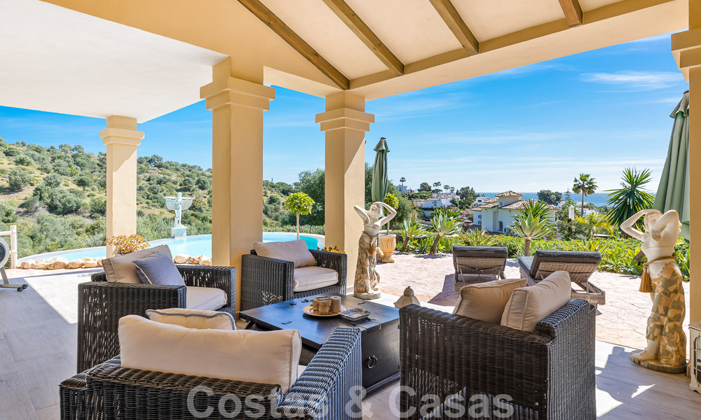 Villa traditionnelle de luxe à vendre avec vue imprenable à la frontière de Marbella et Mijas 51753