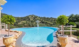 Villa traditionnelle de luxe à vendre avec vue imprenable à la frontière de Marbella et Mijas 51757 