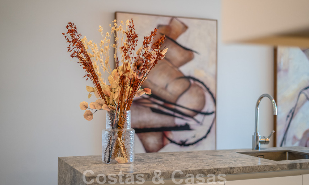 Penthouse entièrement rénové à vendre dans la communauté fermée de La Quinta, Marbella - Benahavis 51649