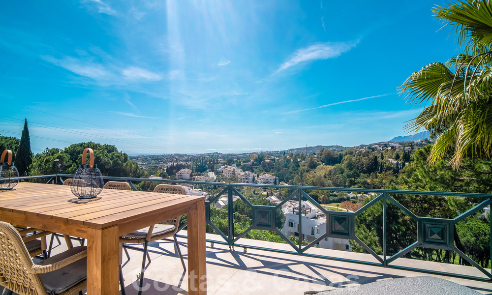 Penthouse entièrement rénové à vendre dans la communauté fermée de La Quinta, Marbella - Benahavis 51651