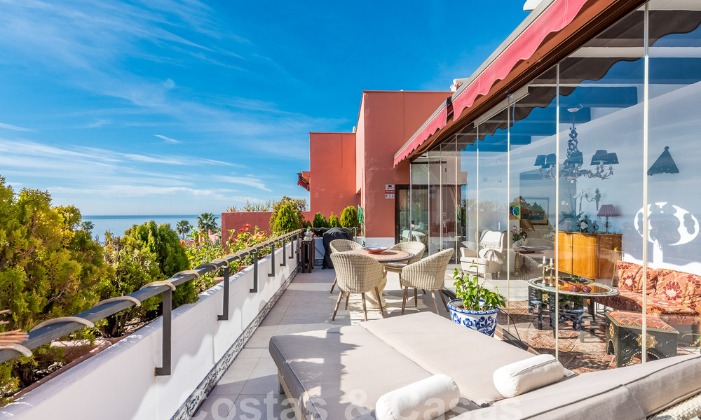 Penthouse à vendre dans une urbanisation protégée à deux pas de la plage sur le nouveau Golden Mile entre Marbella et Estepona 52830