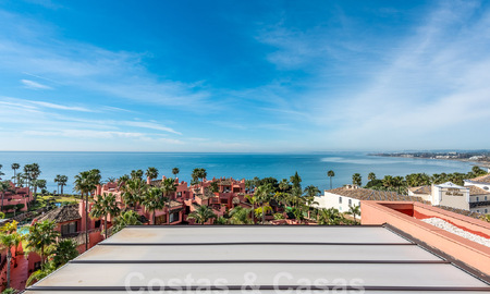 Penthouse à vendre dans une urbanisation protégée à deux pas de la plage sur le nouveau Golden Mile entre Marbella et Estepona 52834