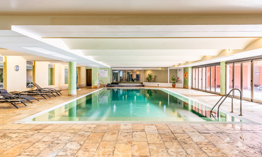 Penthouse à vendre dans une urbanisation protégée à deux pas de la plage sur le nouveau Golden Mile entre Marbella et Estepona 52842