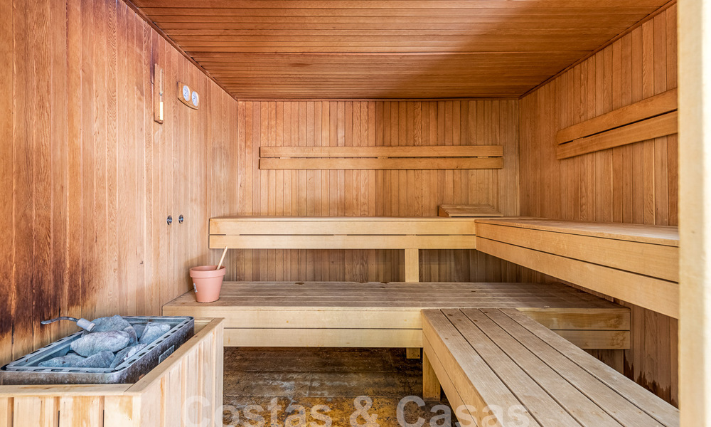 Penthouse à vendre dans une urbanisation protégée à deux pas de la plage sur le nouveau Golden Mile entre Marbella et Estepona 52843