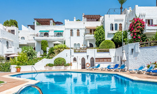 Penthouse rénové avec grand solarium à vendre, à distance de marche des commodités et même de Puerto Banus, Marbella 52846 