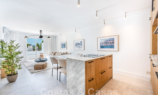 Penthouse rénové avec grand solarium à vendre, à distance de marche des commodités et même de Puerto Banus, Marbella 52848 