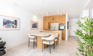 Penthouse rénové avec grand solarium à vendre, à distance de marche des commodités et même de Puerto Banus, Marbella 52852 